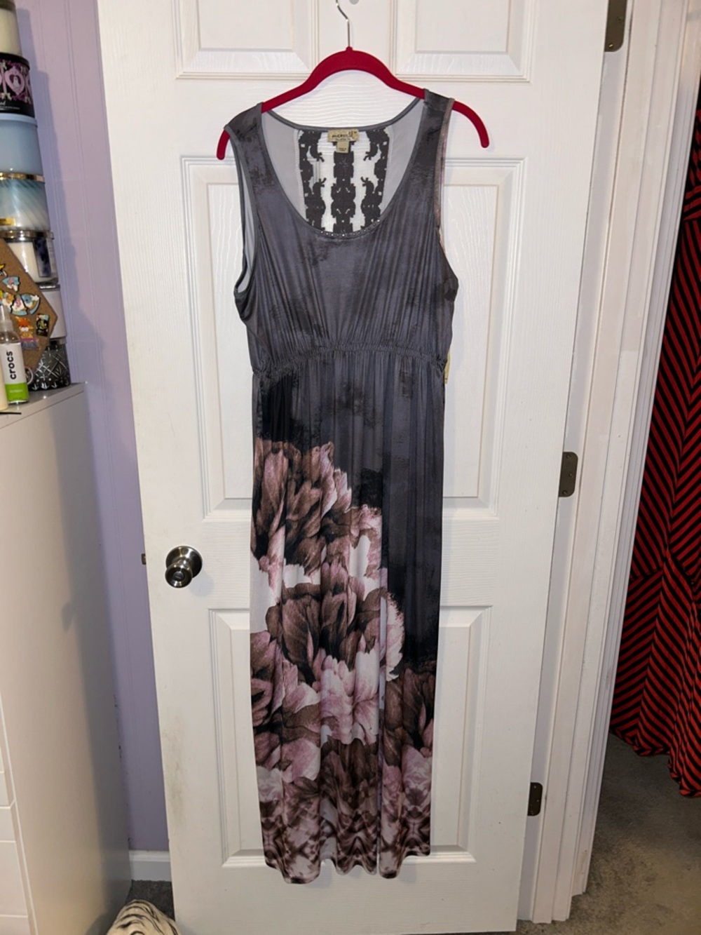 ONE WORLD Gray Sleeveless Maxi Dress with Blush Floral Hem